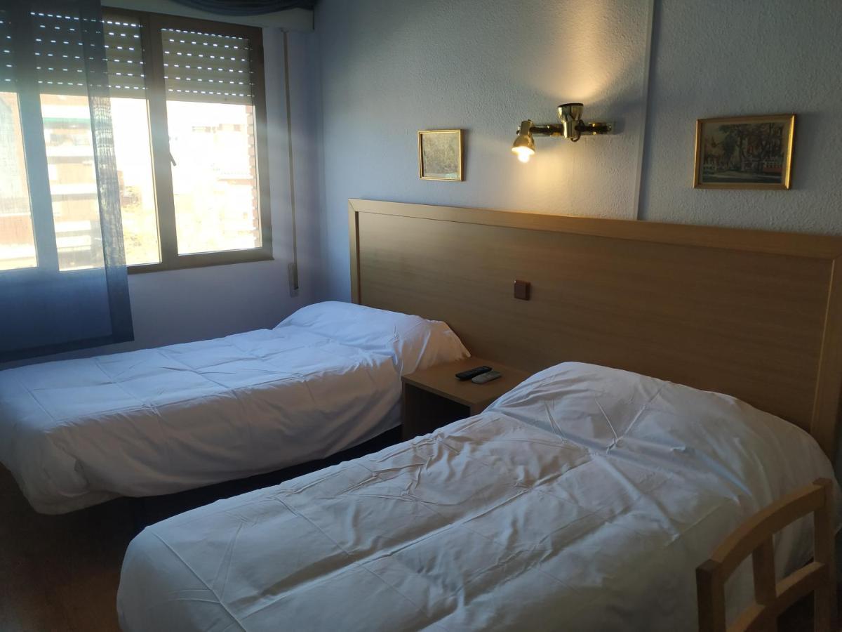 Hostal Agripino Y Restaurante Asiatico Mora Extérieur photo